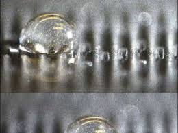 Utilizing waves to move droplets