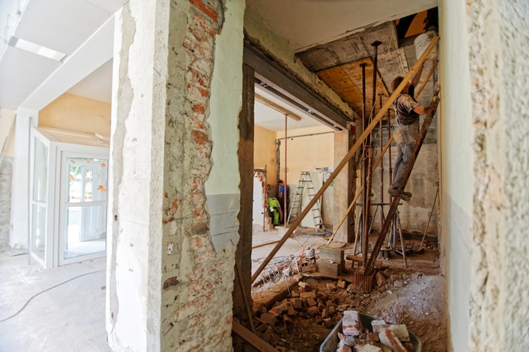 Tips for Hiring Renovations Builders