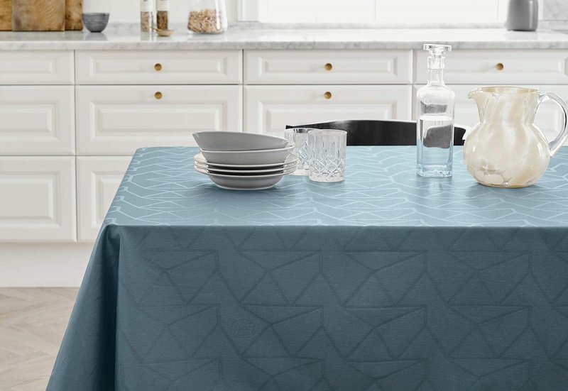 What are the best ways to choose tablecloths?