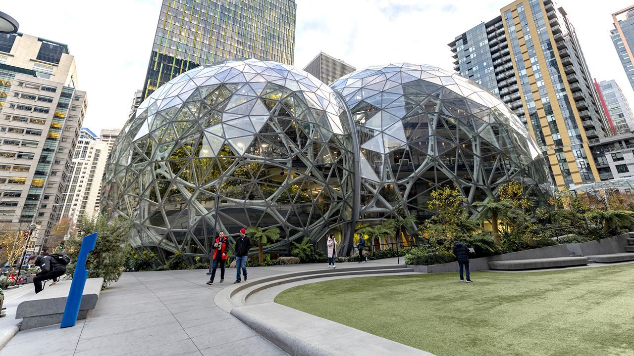 Amazon met with new companies about contributing, then propelled contending items