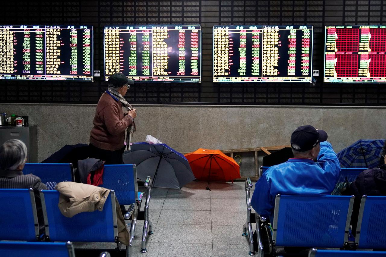 Asian offers battle as Chinese information misses estimates