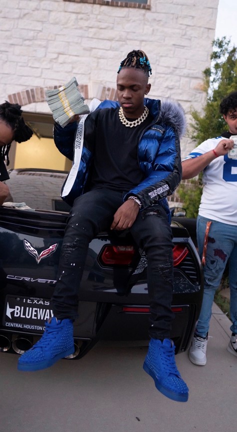 La2wentyfour Recently purchased a Corvette sports car for his “Blueway” single release.