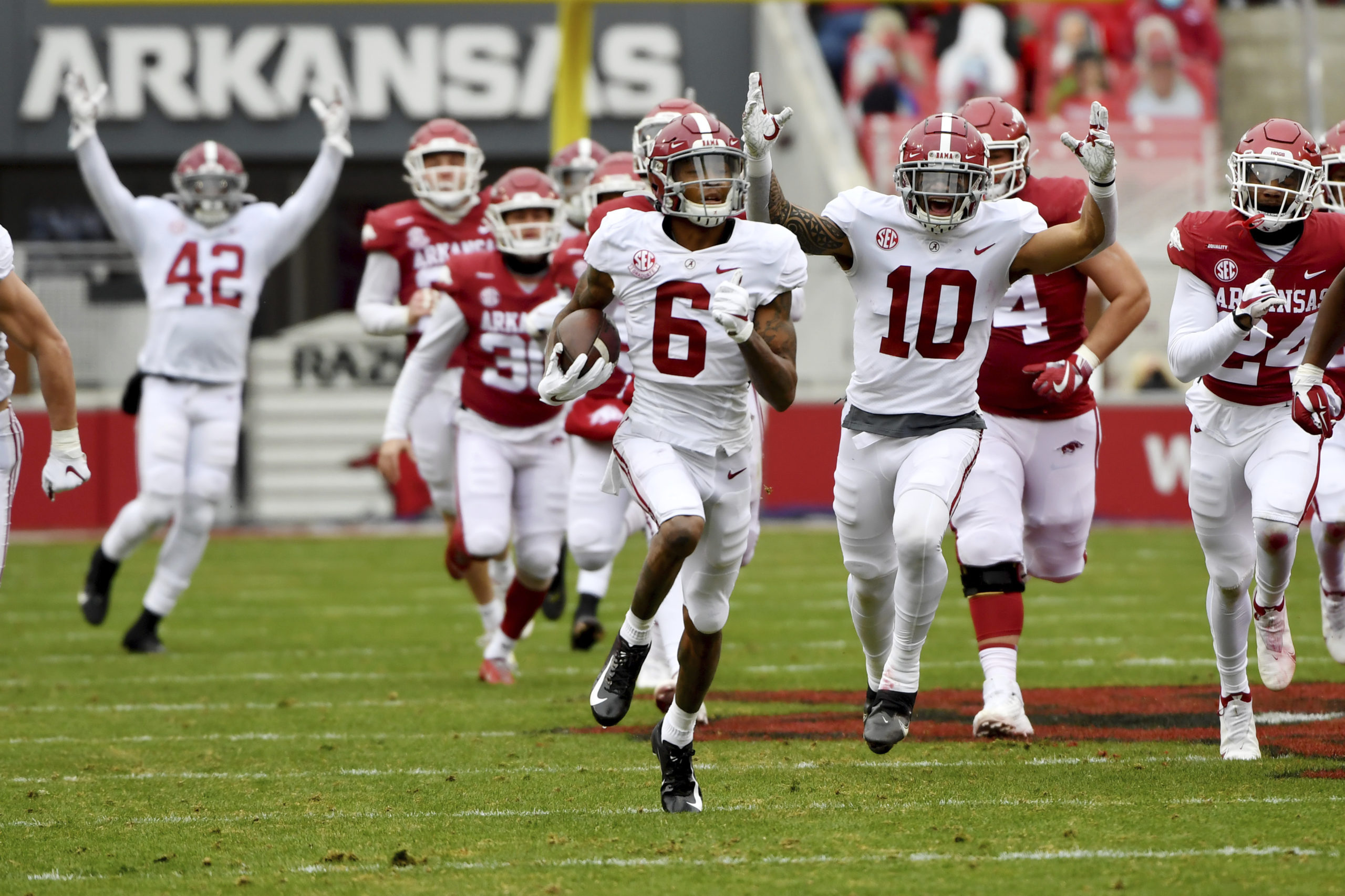 Alabama lead to penultimate CFP rankings as top 5 teams hold consistent; Iowa State goes to No. 6