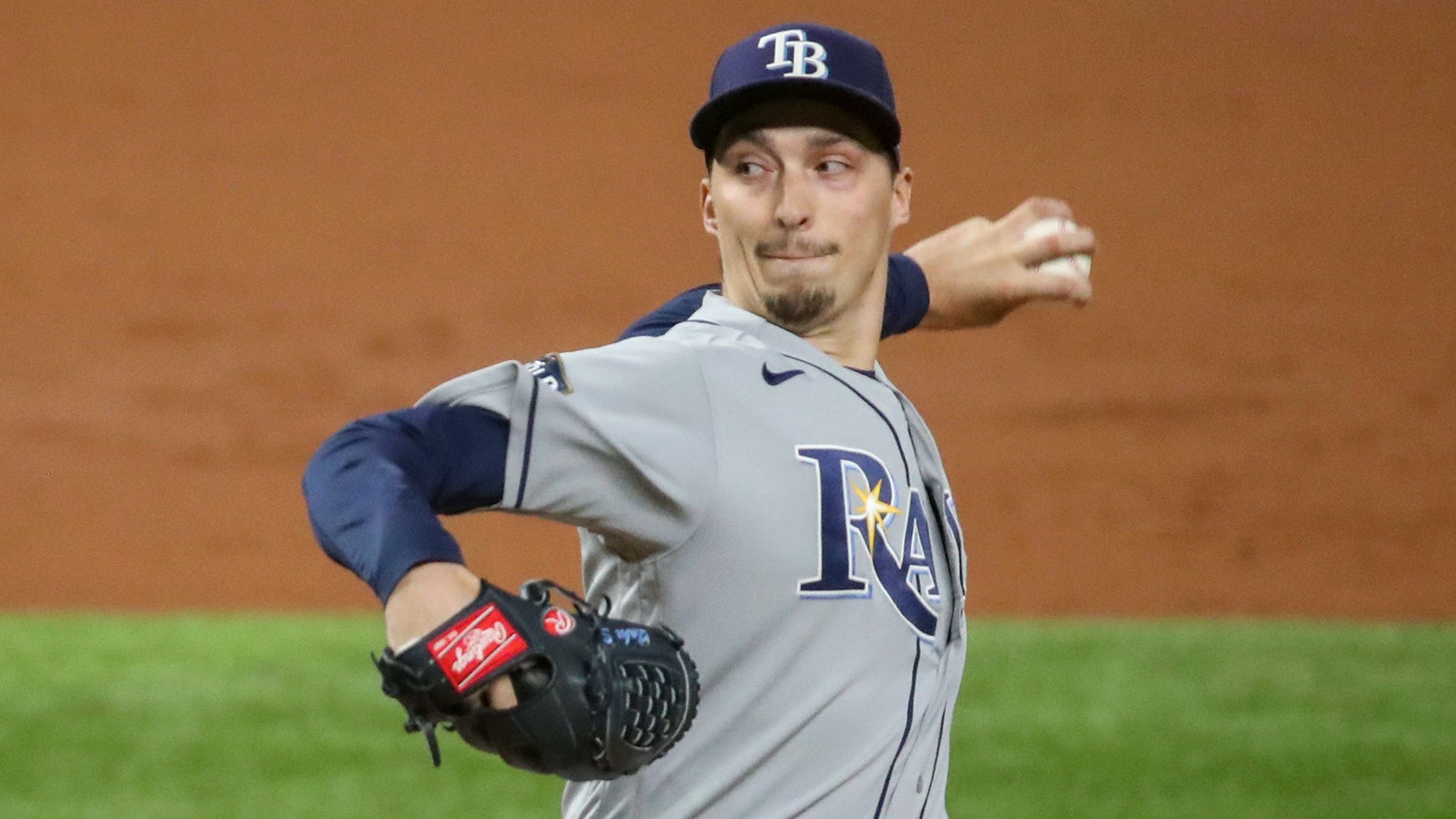 San Diego Padres acquire 2018 Cy Young Award winner Blake Snell from Tampa Bay Rays in five-player contract