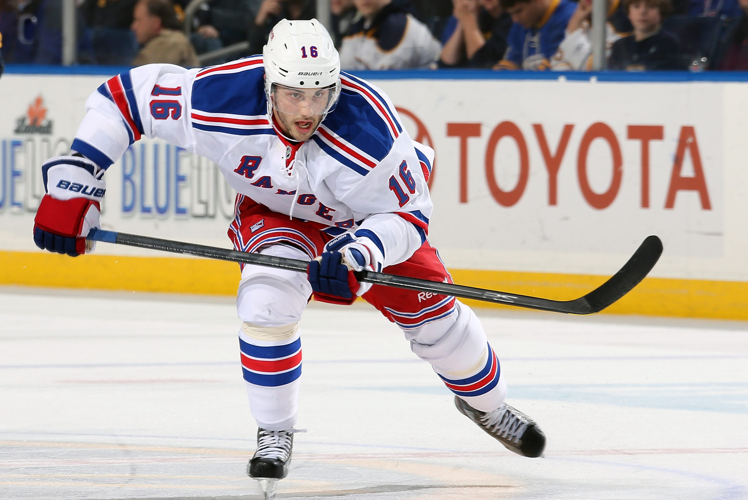 Arizona Coyotes sign experienced forward Derick Brassard to 1-year contract