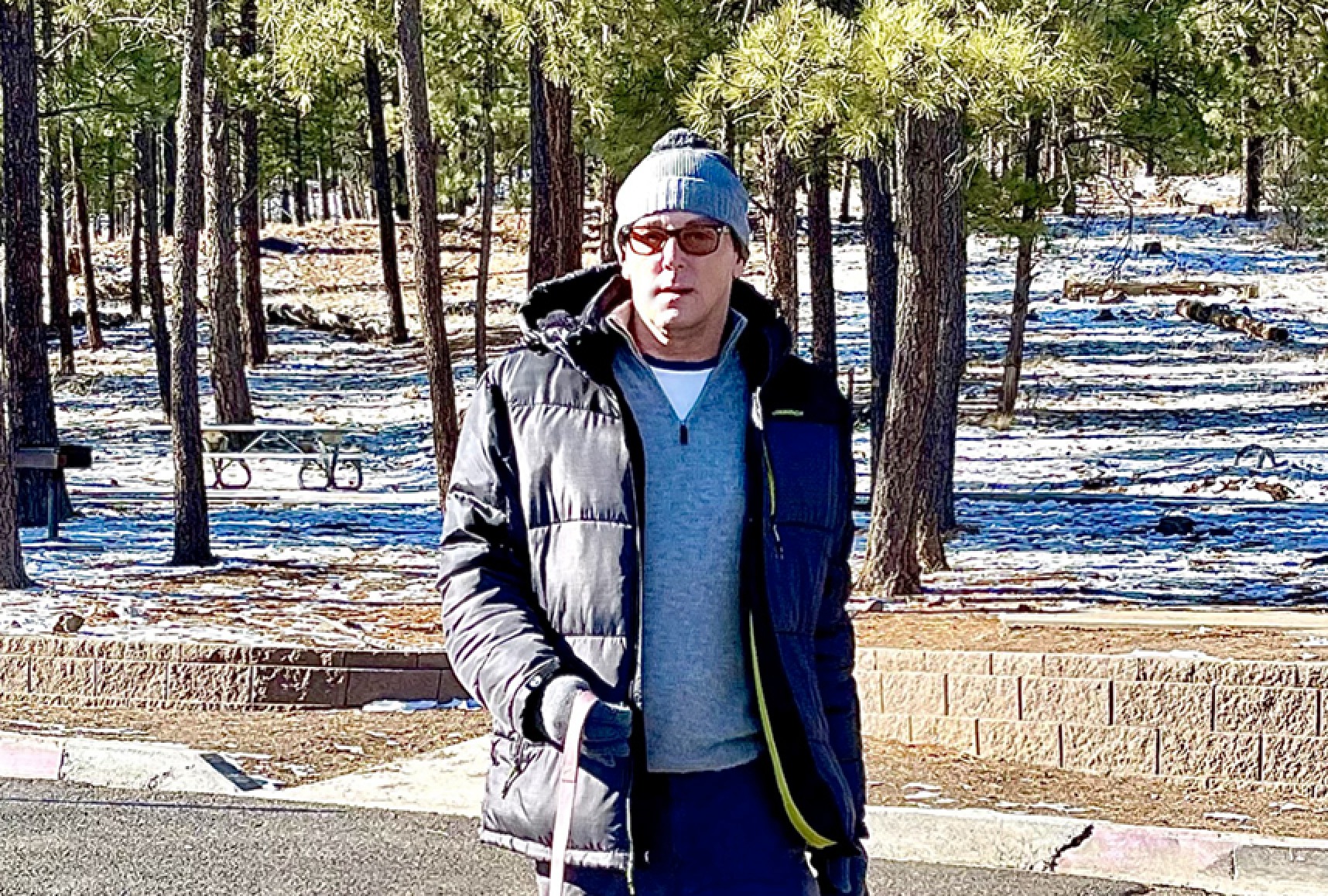 “Snow-biz” News! Sean Borg Spotted in Flagstaff Arizona on New Year’s Day Walking Eli and Olive