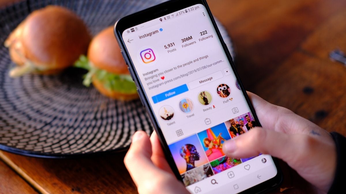 Instagram is working on a TikTok-style new ‘Vertical Stories’ feed