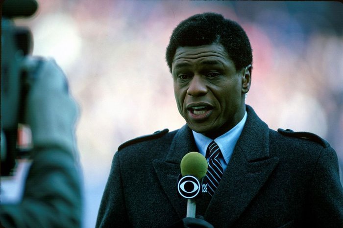 Irv Cross, NFL Broadcasting legend and former Pro Bowler, Dies at 81
