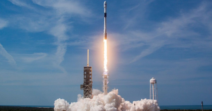 SpaceX Falcon 9 rocket launches 60 new Starlink internet satellites, nails new rocket arriving at sea