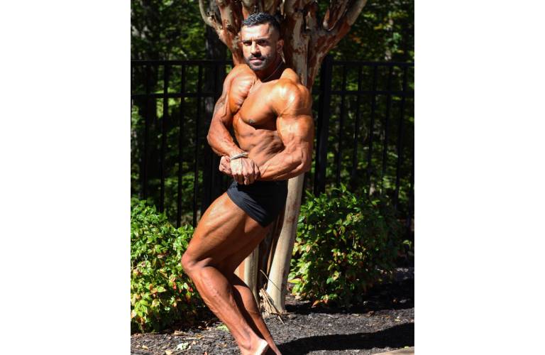 Dom Singh En Route to becoming the First Punjabi Sikh-American to turn Professional in Bodybuilding