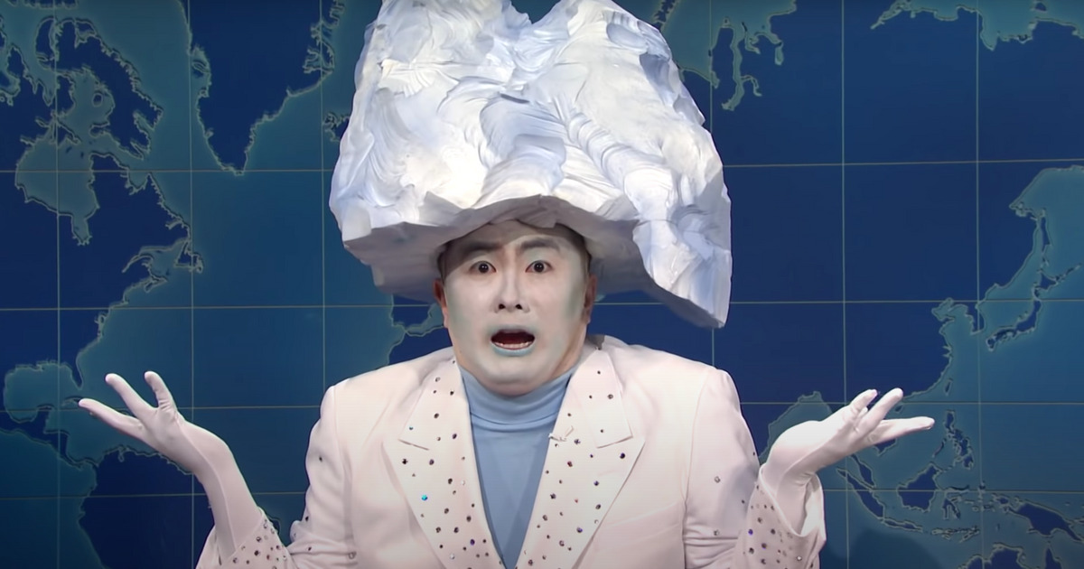 Bowen Yang is playing iceberg that sunk Titanic in delightfully silly ‘SNL’ skit