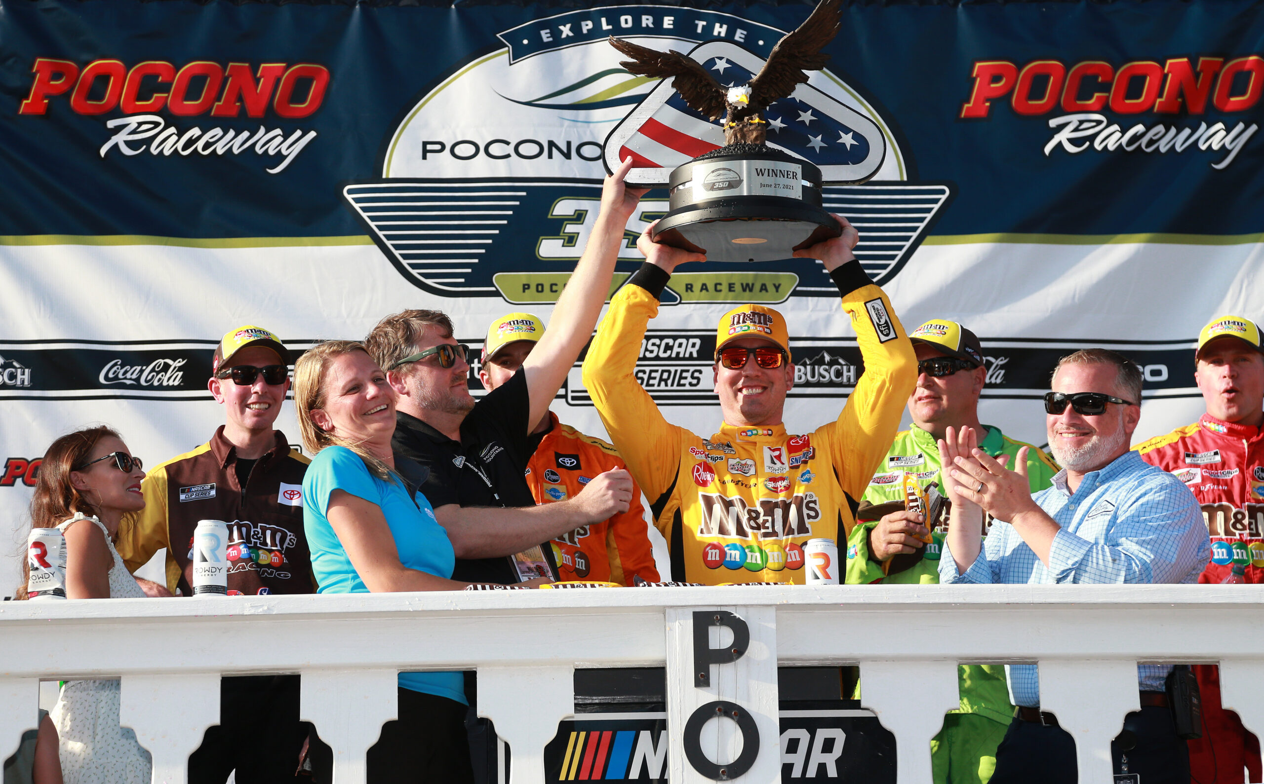 Kyle Busch wins second race of Pocono NASCAR series race with busted clutch