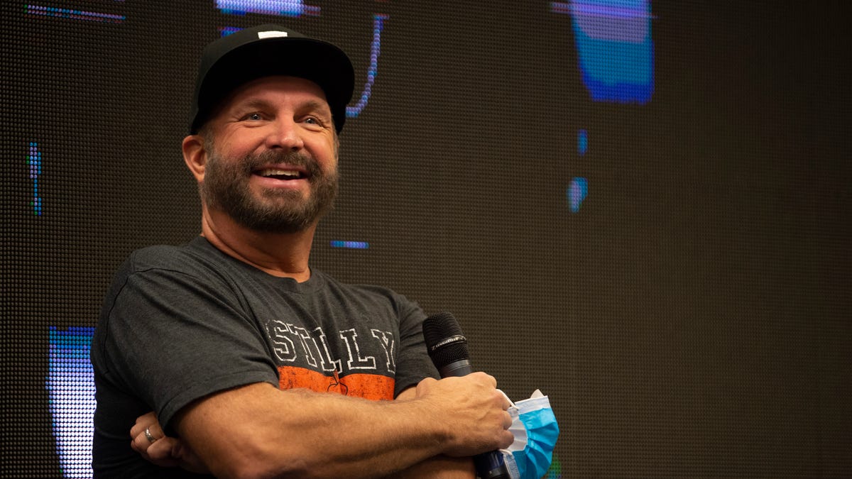 Garth Brooks postpone outing dates due to Delta variant: ‘I must do my part’