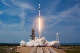 SpaceX dispatches Dragon payload boat to space station with new food, science stuff and Girl Scout experiments