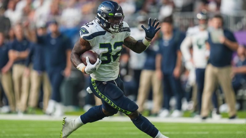 Seattle Seahawks releasing veteran Chris Carson; RB intends to retire from NFL because of neck injury