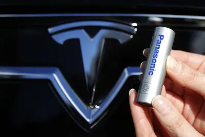Japan’s Panasonic to assemble Tesla batteries in Kansas