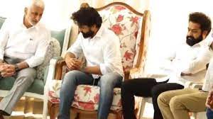 NTR breaks down when visiting Taraka Ratna’s home