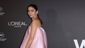 Anushka Sharma’s pink attire at the Cannes party has the internet perplexed and being compared to a lampshade. See images