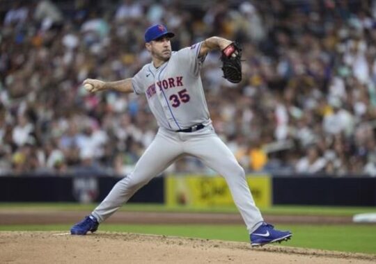 McNeil Drives In The Winning Run As The Mets Defeat The Padres 7-5