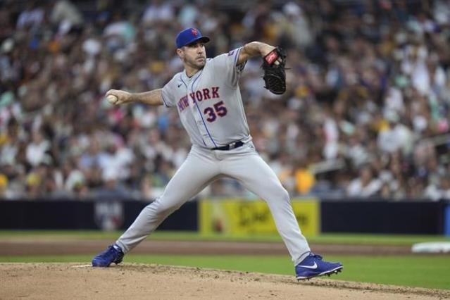 McNeil Drives In The Winning Run As The Mets Defeat The Padres 7-5