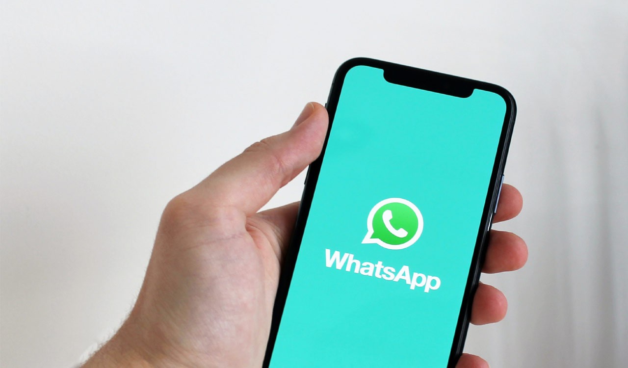 WhatsApp currently allows you to record and share brief video messages straightforwardly in visits