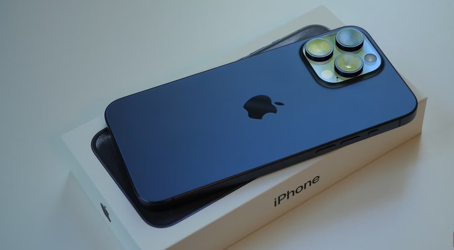 A Comprehensive Analysis of The IPhone 15 Pro Max For Creating Photos And Videos