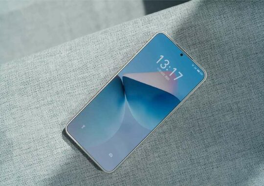 MEIZU SHOWCASES ULTRA-THIN BEZELS AND REVEALS A REAL-LIFE IMAGE OF MEIZU 21