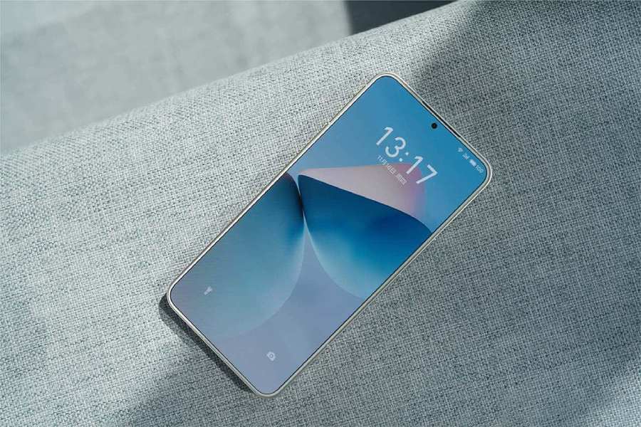 MEIZU SHOWCASES ULTRA-THIN BEZELS AND REVEALS A REAL-LIFE IMAGE OF MEIZU 21