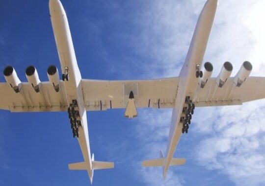 For the first time, Stratolaunch’s massive Roc aircraft takes off carrying an armed hypersonic vehicle
