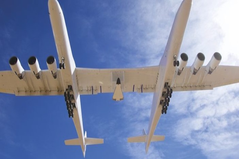 For the first time, Stratolaunch’s massive Roc aircraft takes off carrying an armed hypersonic vehicle