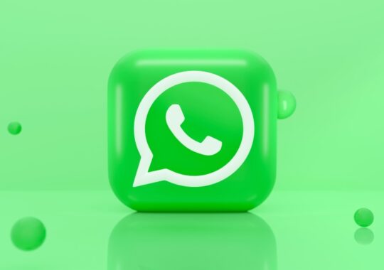 WhatsApp begins to try exchanging status updates over the web interface