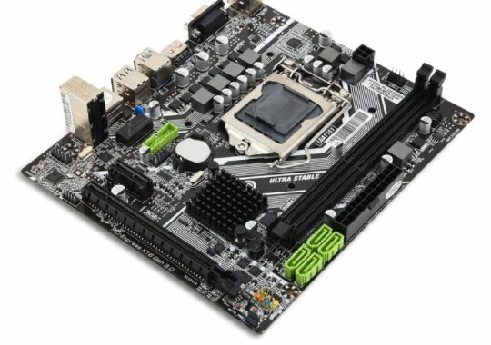 The first entirely Chinese-made motherboard with 32GB of native memory is the GM7-2602-02 from Gitstar