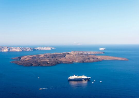 Evidence of an eruption is discovered by scientists, rewriting “Santorini’s geological history.”