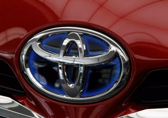 Toyota stops shipping ten models due to improper handling of engine testing