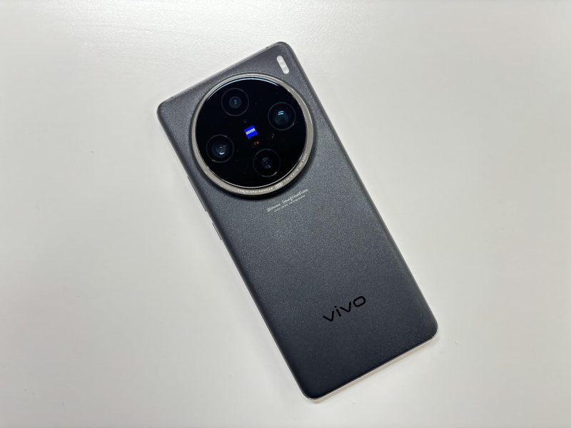 Vivo X100s are Expected to come with a 100W Charger and a Dimensity 9300+ Chipset