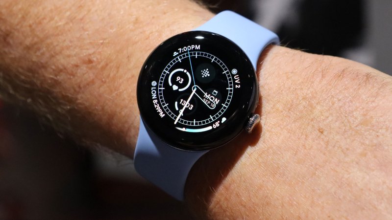 Google is staying with Wear OS upgrades for the Pixel Watch 3 for three years