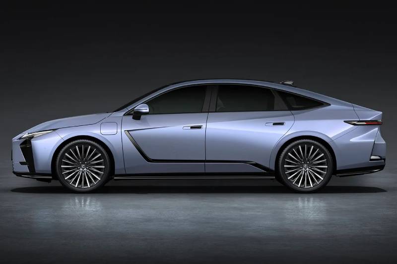 Lexus Introduces Redesigned 2026 ES Featuring Electrified Performance