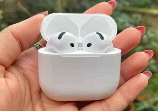 AirPods Pro 3 won’t get any significant hardware upgrades until 2026, according to Kuo